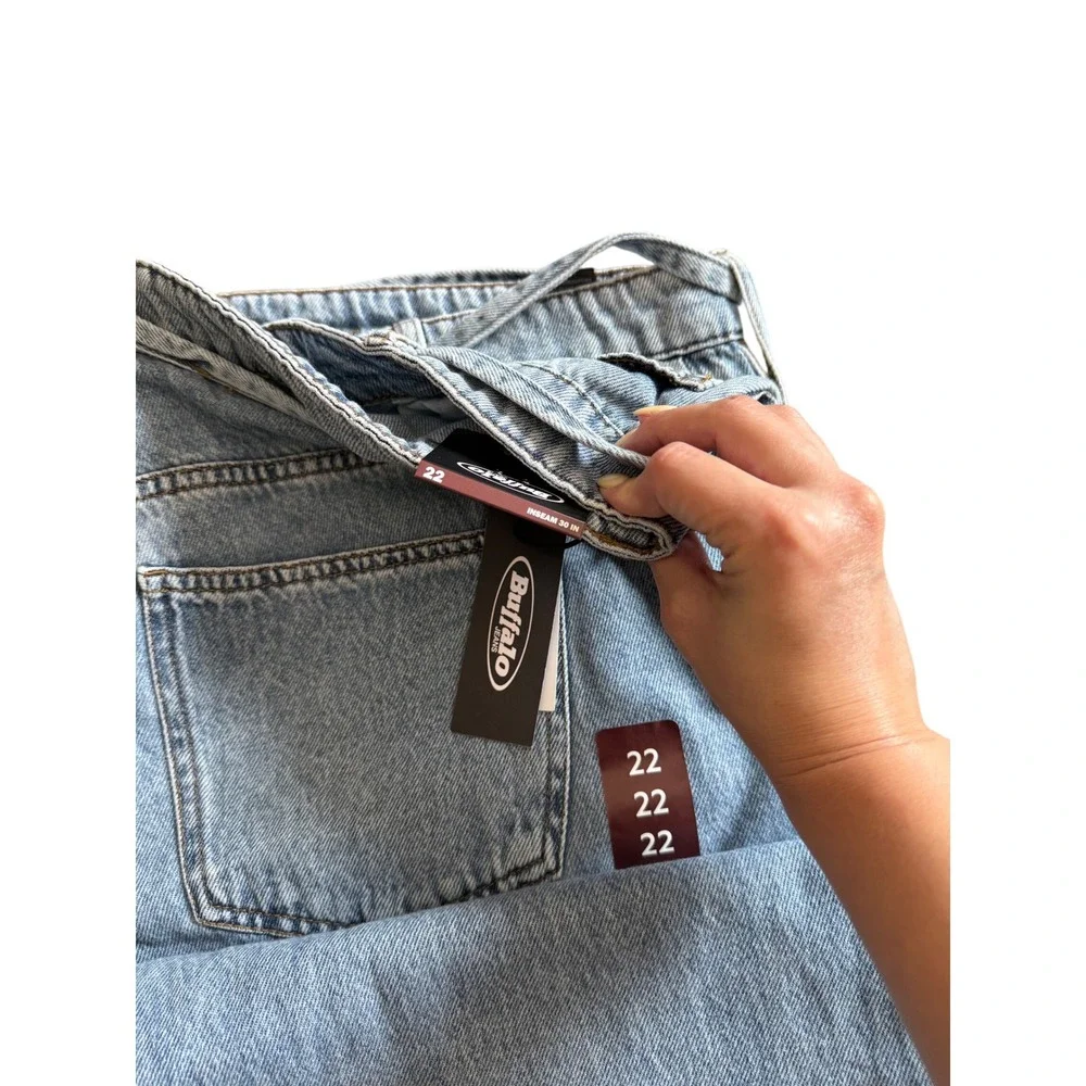Buffalo David Bitton Wide Leg Belted Jeans Light Wash Denim Size 22 30 Inseam